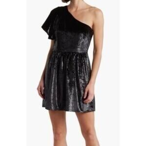 Black One-Shoulder Dress